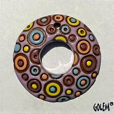 Round donut pendant, pink/blue/yellow