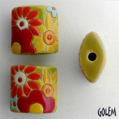 pillow bead with flowers in red