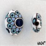 Paisley Mandala, blue & white, almond bead size M