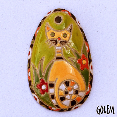 Long oval, yellow cat